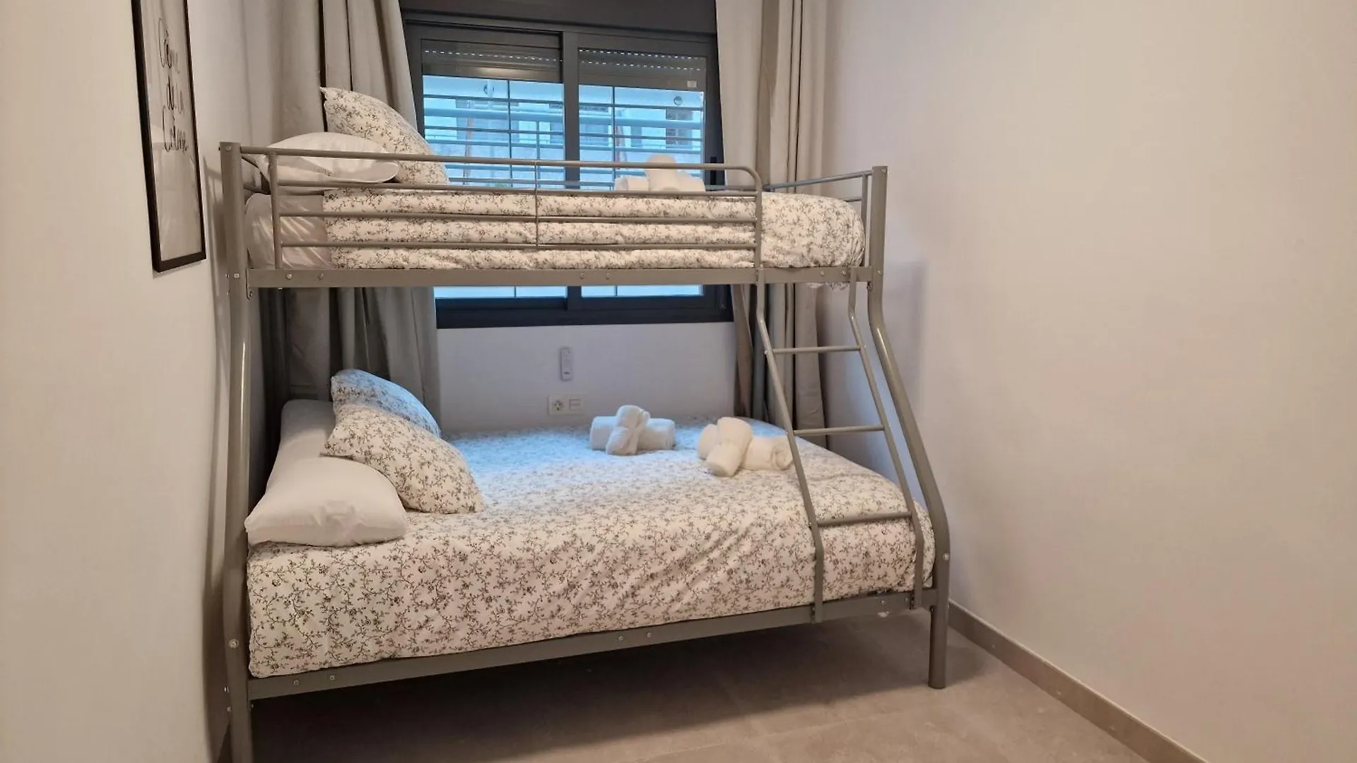 Gran Terraza Apartamento Playa 加鲁查 0*,  西班牙